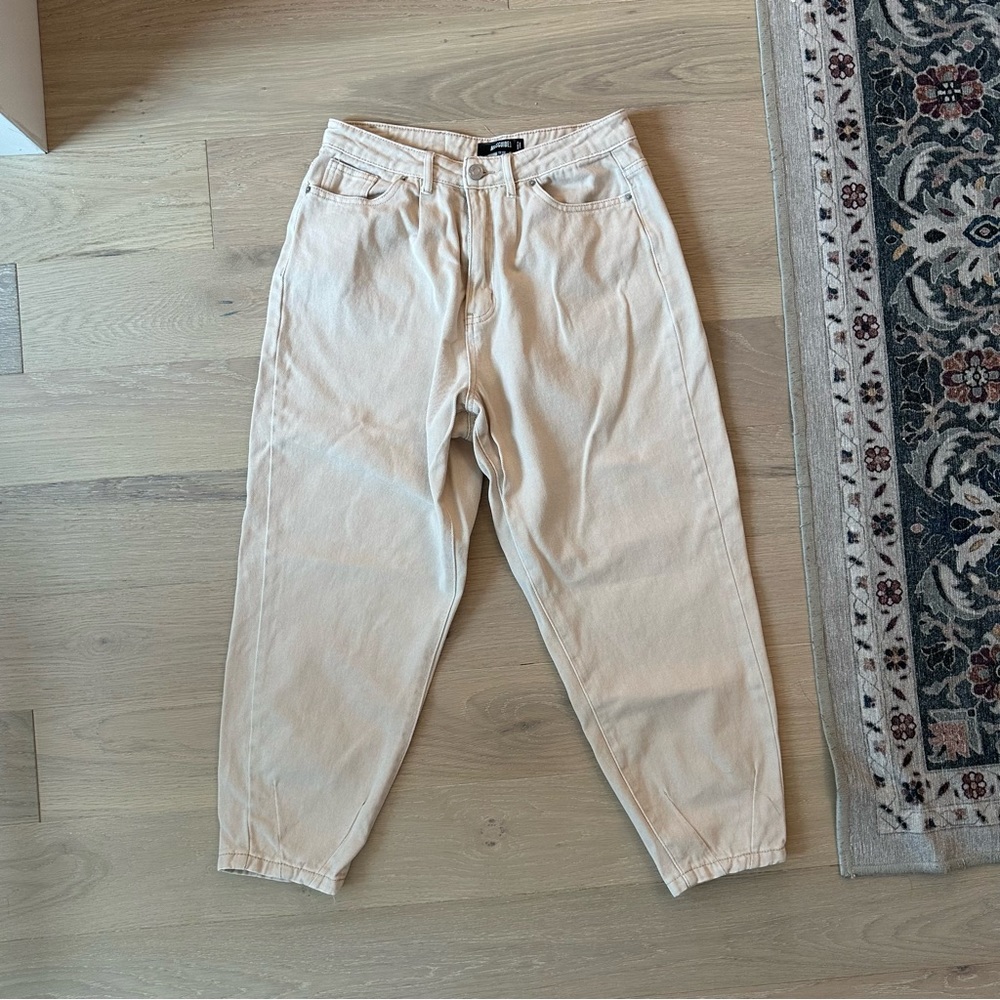 Missguided Size US 6R High Rise Khaki/Cream Carrot Leg Jeans